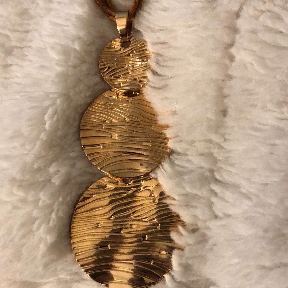 Paparazzi Faux Rose Gold and Pearl Earrings/Necklaces/Ring Jewelry Set - Picture 5 of 6